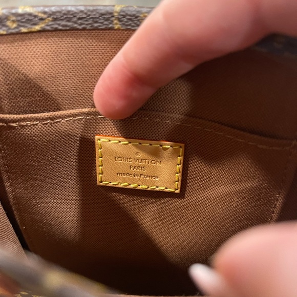 Louis Vuitton Petit Sac Plat - Picture 5 of 6